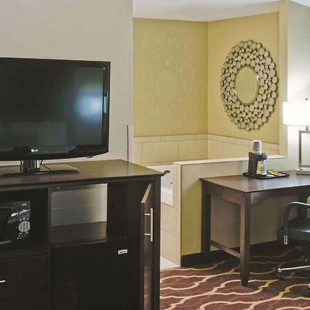 La Quinta Inn & Suites By Wyndham Lv Tropicana Stadium Las Vegas Exteriör bild