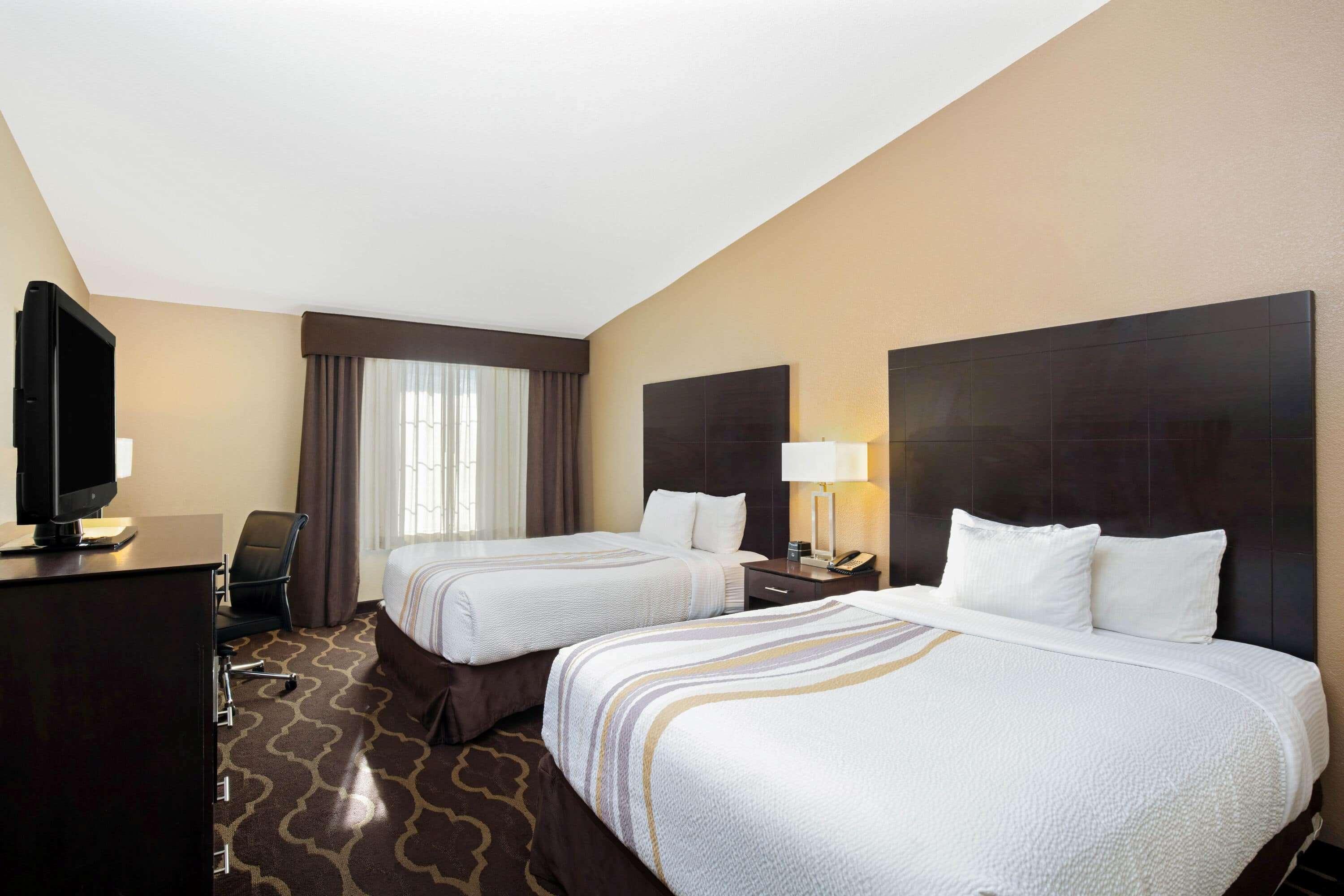 La Quinta Inn & Suites By Wyndham Lv Tropicana Stadium Las Vegas Exteriör bild